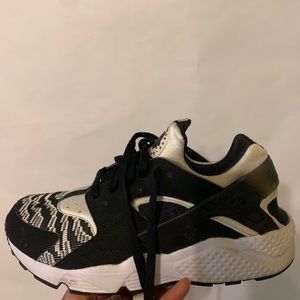 Nike Huarache Run men’s sz 8